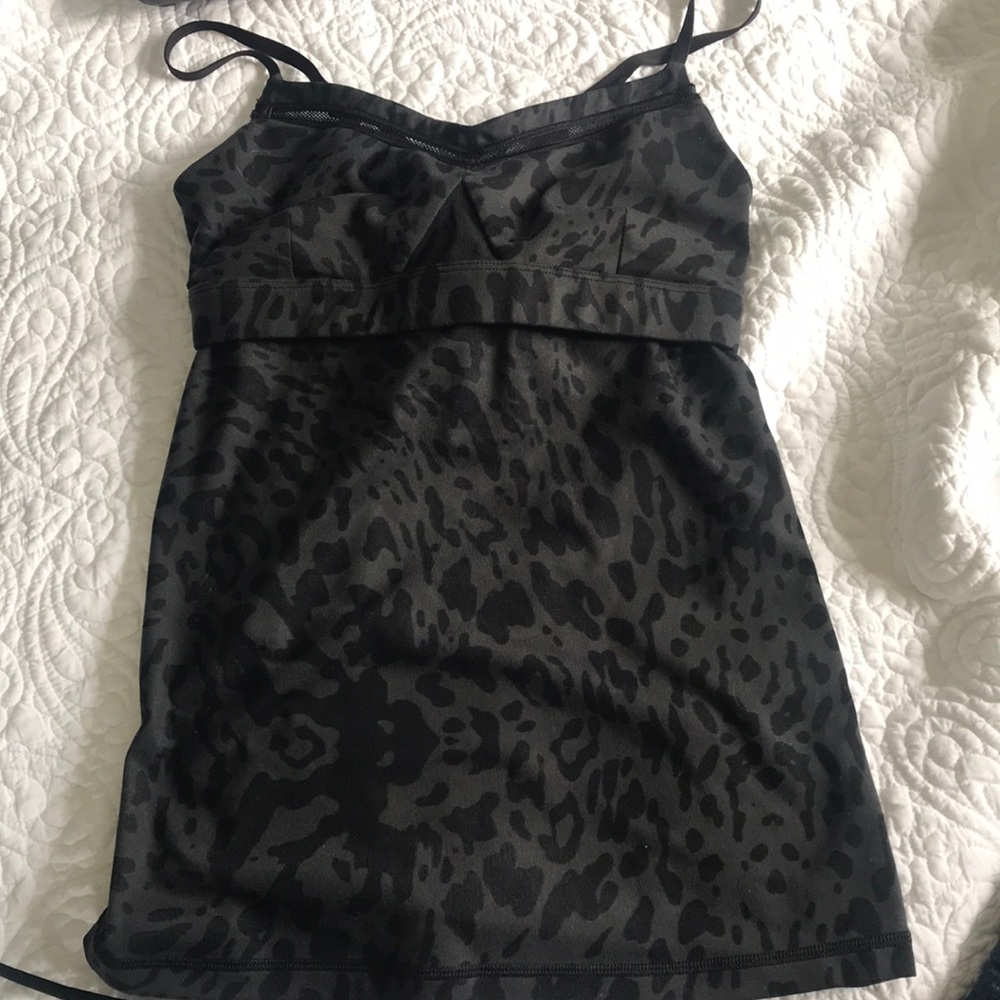Lululemon top